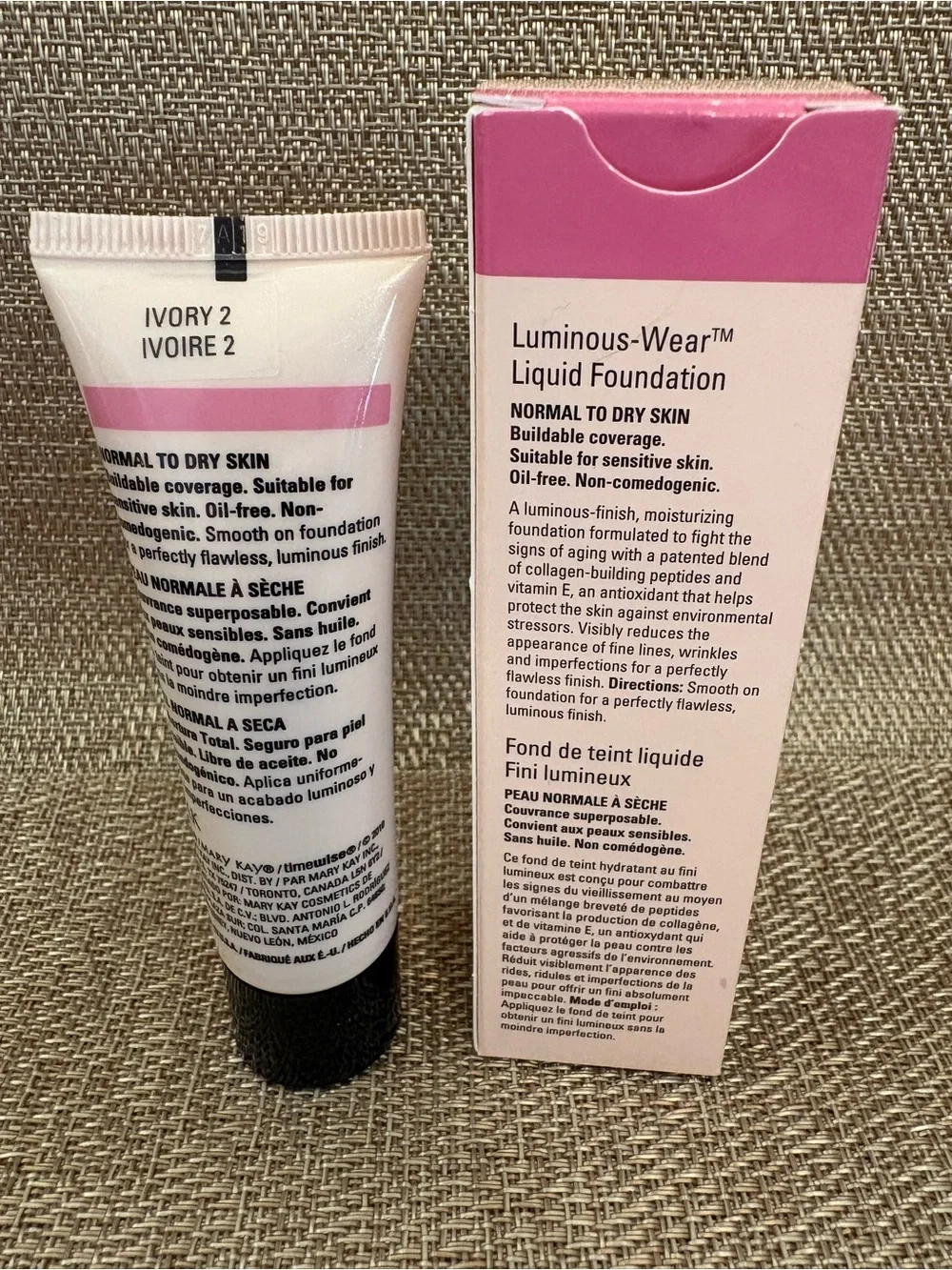 Mary Kay Timewise Luminous-Wear Liquid Foundation Ivory 2 (038797) New In Box